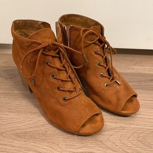 Lace up heeled booties